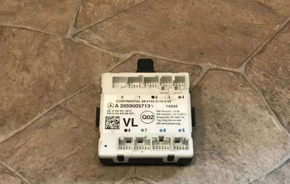 Mercedes-Benz C W205 Door control unit/module A2059005713