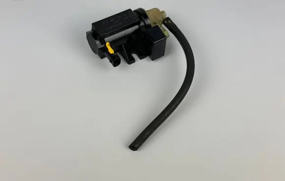 Mercedes-Benz A W169 Turbo solenoid valve A0061536628 06T283 70078202
