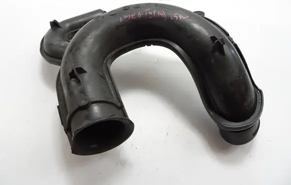 Renault Megane III Air intake duct part 8200923128 8200841043