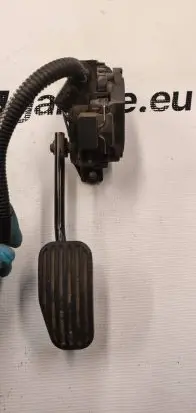 Volvo S70 V70 V70 XC Accelerator throttle pedal 9447138 9447136 9447135
