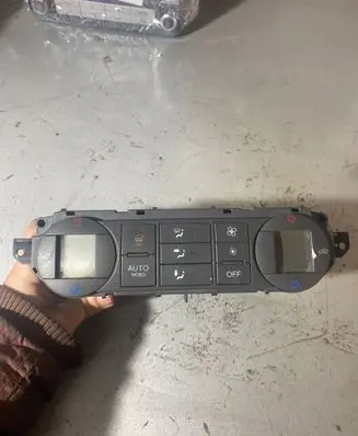 Ford Focus Climate control unit 3M5T18C612AL W0MA36770 DATCC214