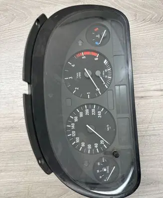BMW 5 E39 Speedometer (instrument cluster) 87001374 87001313 88311228