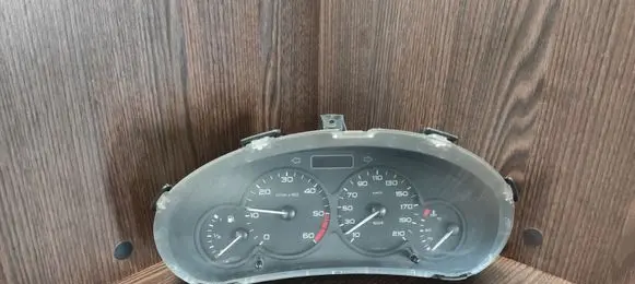 Peugeot Partner Speedometer (instrument cluster) 9651740080 000500105 5550003000