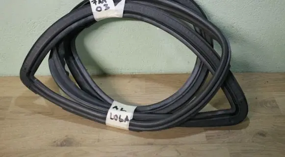 Volkswagen Sharan Rear door rubber seal (on body) 