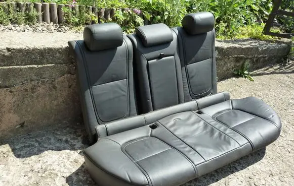 Jaguar XF Rear seat 