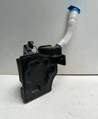 Audi A1 Windshield washer fluid reservoir/tank 6R0955453G 6R0955453D 6R0955453E