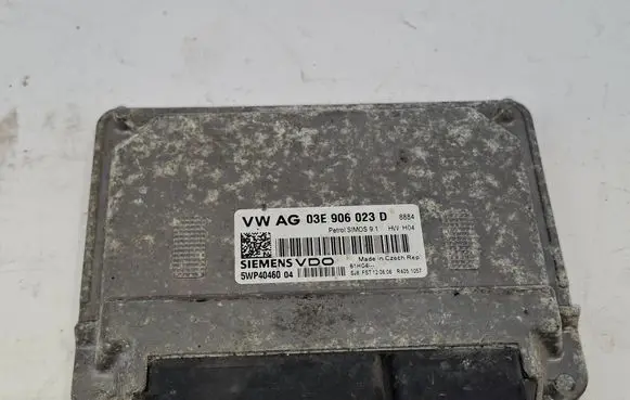 Volkswagen Polo V 6R Engine control unit/module 03E906023D 5WP4046004
