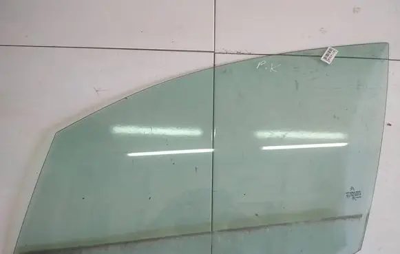 Citroen C5 Front door window glass four-door AS2