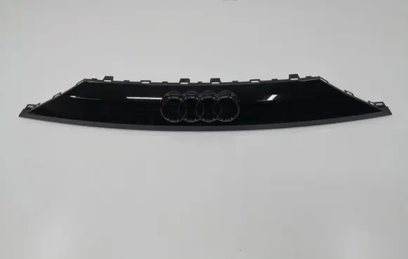 Trunk door license plate light bar