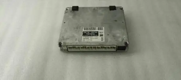Lexus IS 200-300 Engine control unit/module 8966153030