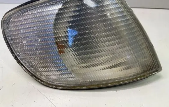 Audi A6 S6 C4 4A Front indicator light 145842