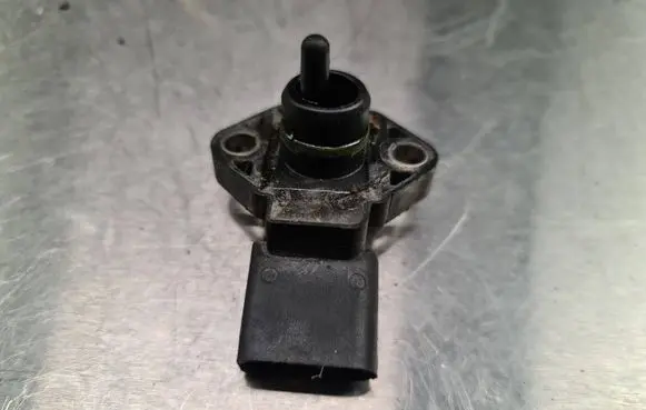 Volkswagen Golf IV Air pressure sensor 0281002177 038906051