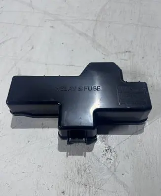 Toyota RAV 4 (XA50) Fuse box cover 8266242720