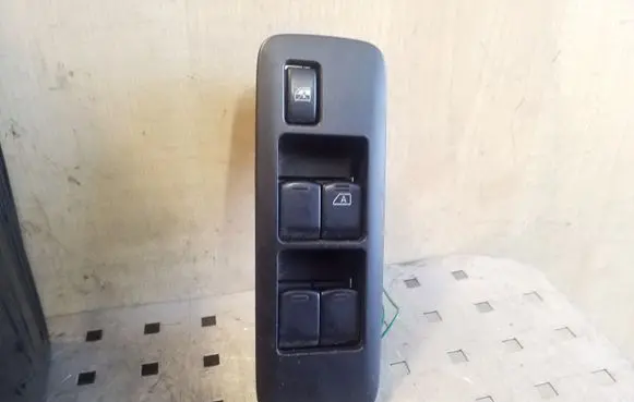 Nissan Qashqai Electric window control switch 25401JD000