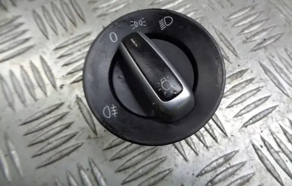 Volkswagen Golf V Light switch 115165