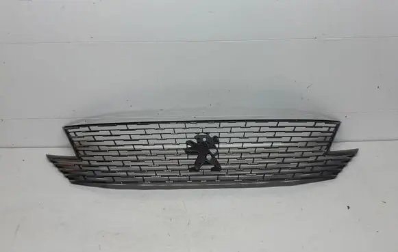 Peugeot 5008 II Front grill 9836769377