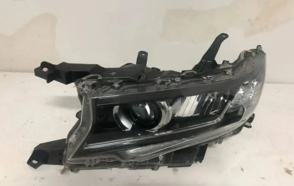 Toyota Land Cruiser (J150) Headlight/headlamp