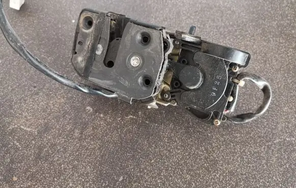 Mazda Premacy Rear door lock
