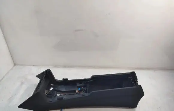 Mercedes-Benz E W212 Center console