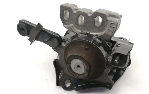 Toyota Yaris XP210 Gearbox mount