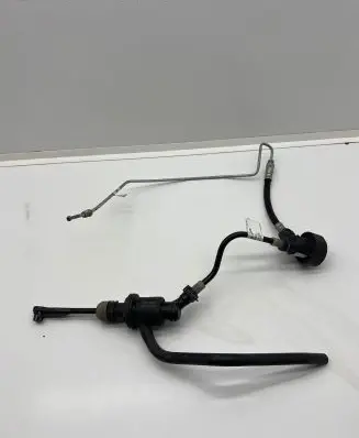 Nissan X-Trail T32 Clutch master cylinder 306104BA0A 0421610 C1027024