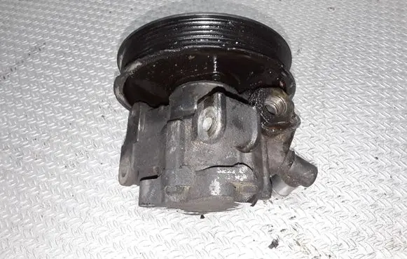 Mercedes-Benz E W210 Power steering pump 6112300115