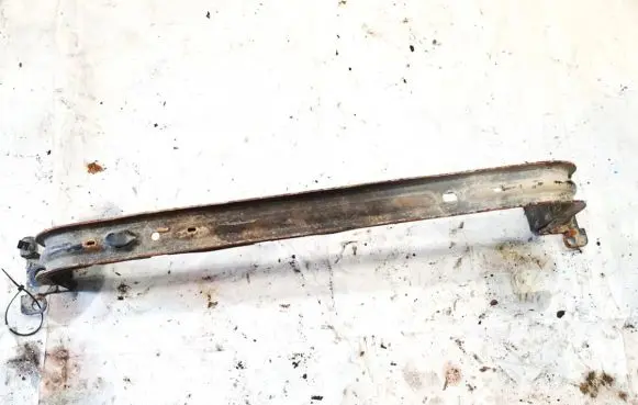 Fuel tank mounting bracket