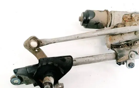 Mazda 3 II Front wiper linkage and motor
