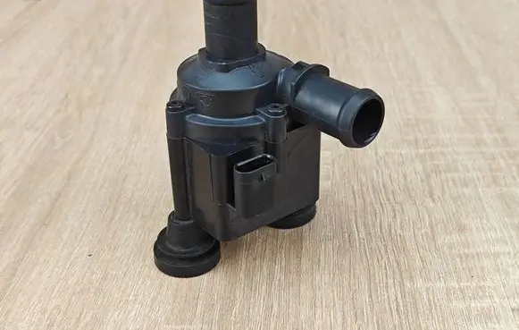 Audi A5 Electric auxiliary coolant/water pump 06H121601N