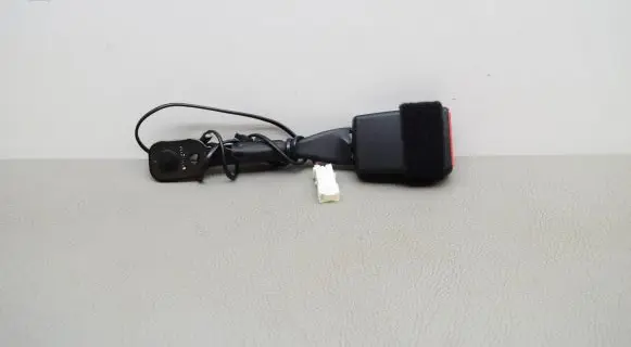 BMW 5 G30 G31 Front seatbelt buckle 7359090