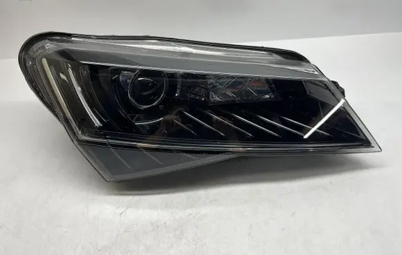 Skoda Superb B5 (3U) Headlight/headlamp 3V1941016A