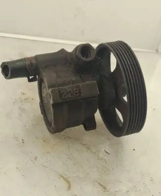 Peugeot Partner Power steering pump 9637000980