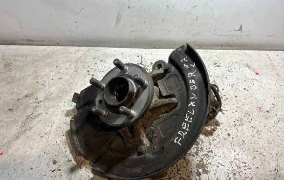 Land Rover Freelander 2 - LR2 Front wheel hub