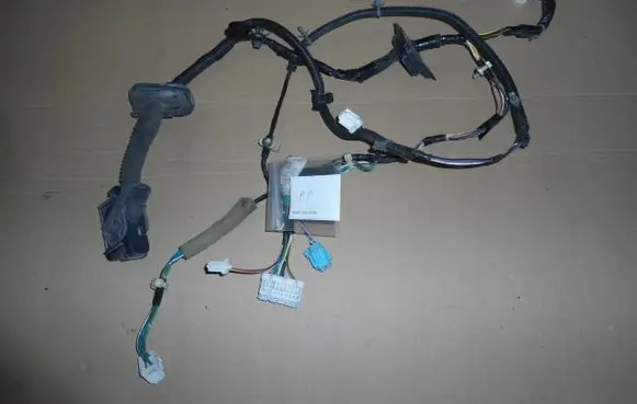 Infiniti Q45 III Front door wiring loom