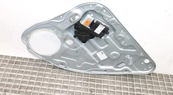 Ford Kuga I Rear window lifting mechanism without motor 8V41S264A26AD