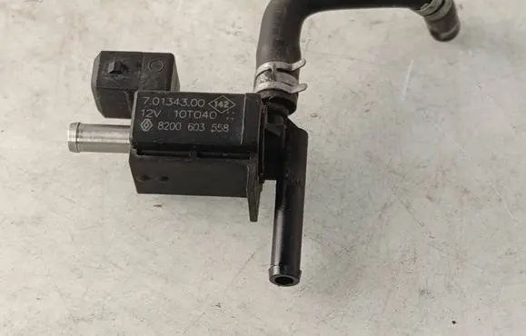 Renault Scenic III - Grand scenic III Turbo solenoid valve 70134300 8200603558 10T040