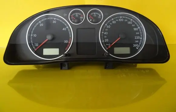 Volkswagen PASSAT B5 Speedometer (instrument cluster) 3B0920805A