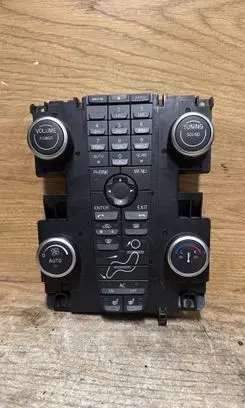 Volvo C30 Climate control unit 31324237