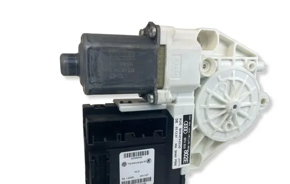 Audi A3 S3 8P Rear door window regulator motor 8P4959802E