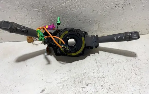 Wiper turn signal indicator stalk/switch