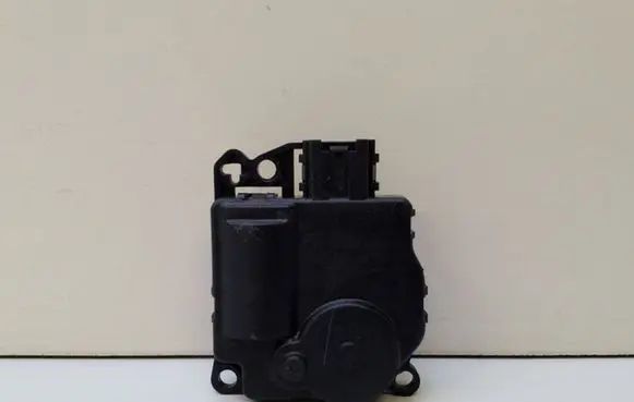 Chrysler Pacifica Air flap motor/actuator 545250008 FV198002