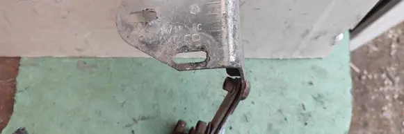 Iveco Daily 35.8 - 9 Sliding door lower roller guide/hinge 