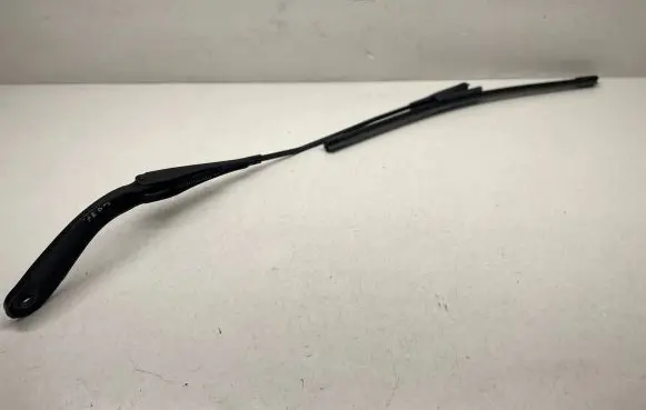 BMW 3 F30 F35 F31 Front wiper blade arm 7260474 61617260474