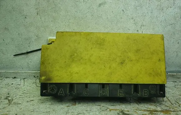 Mercedes-Benz E W124 Comfort/convenience module 1248203126