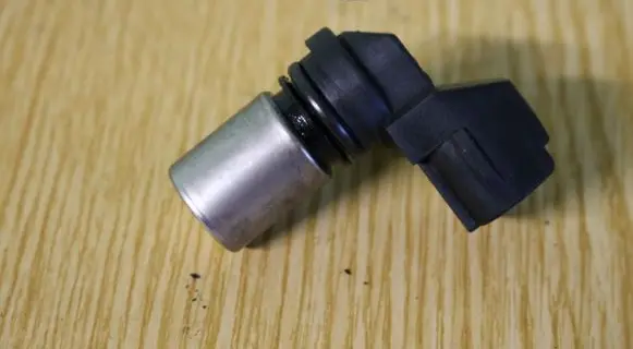 Toyota Avensis T250 Camshaft position sensor 9091905029 0296000740