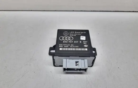 Audi A4 S4 B8 8K Light module LCM 8K0907357