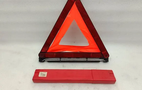 Audi A6 S6 C6 4F Emergency warning sign 27R03566