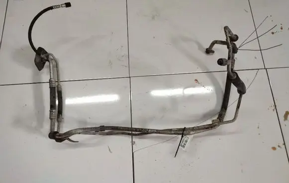 Air conditioning (A/C) pipe/hose