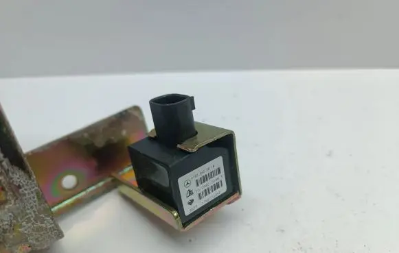 Mercedes-Benz ML W163 ESP acceleration yaw rate sensor A1635420618 10098000461 1635420618