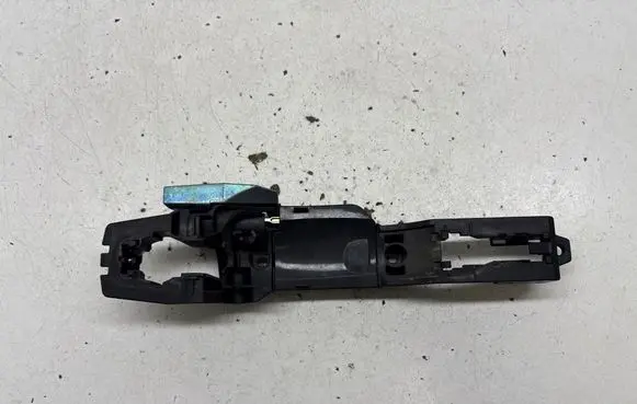 Infiniti FX Front door exterior handle/bracket 
